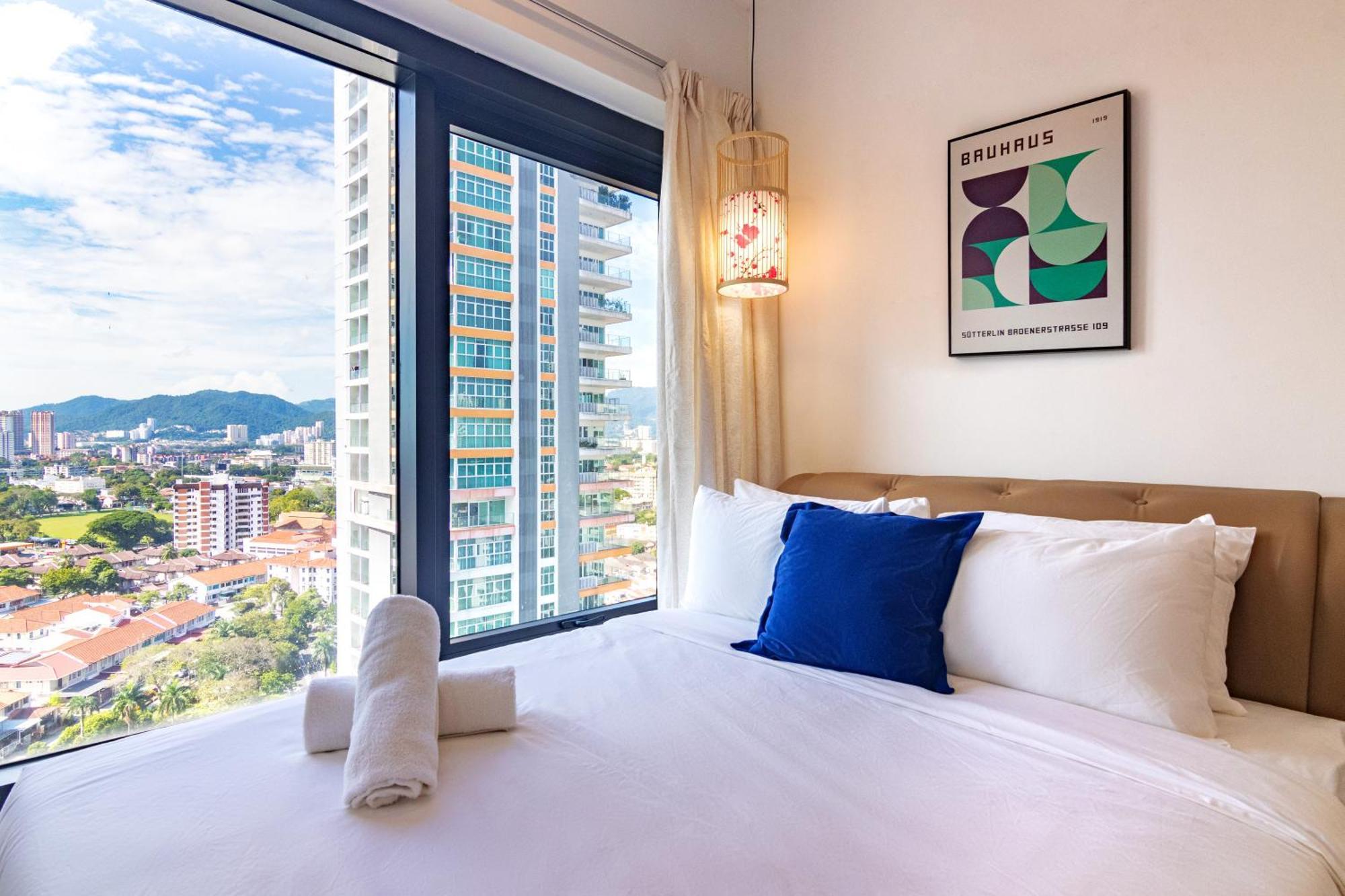 ❈ Tropicana 218 By Alv Suites ❈ George Town Bagian luar foto